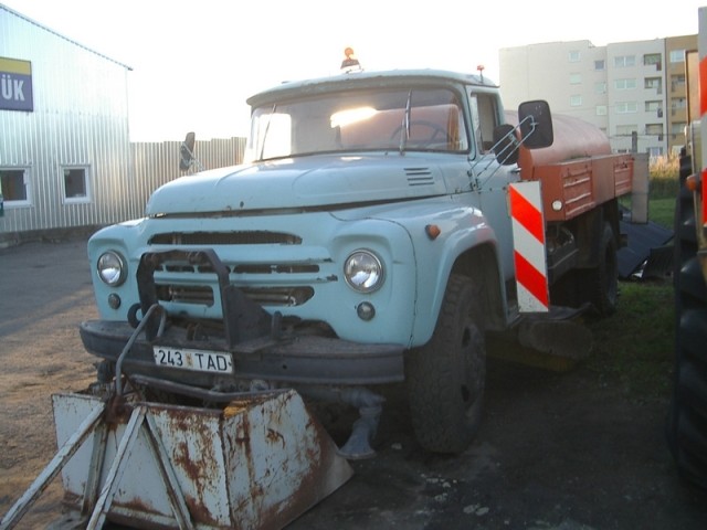 ZIL 130 KO-713