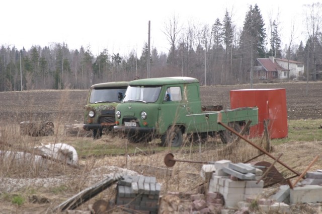 2 UAZ 3741